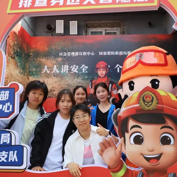 acbc293ca1c241ac80e55d876b129139.jpg
